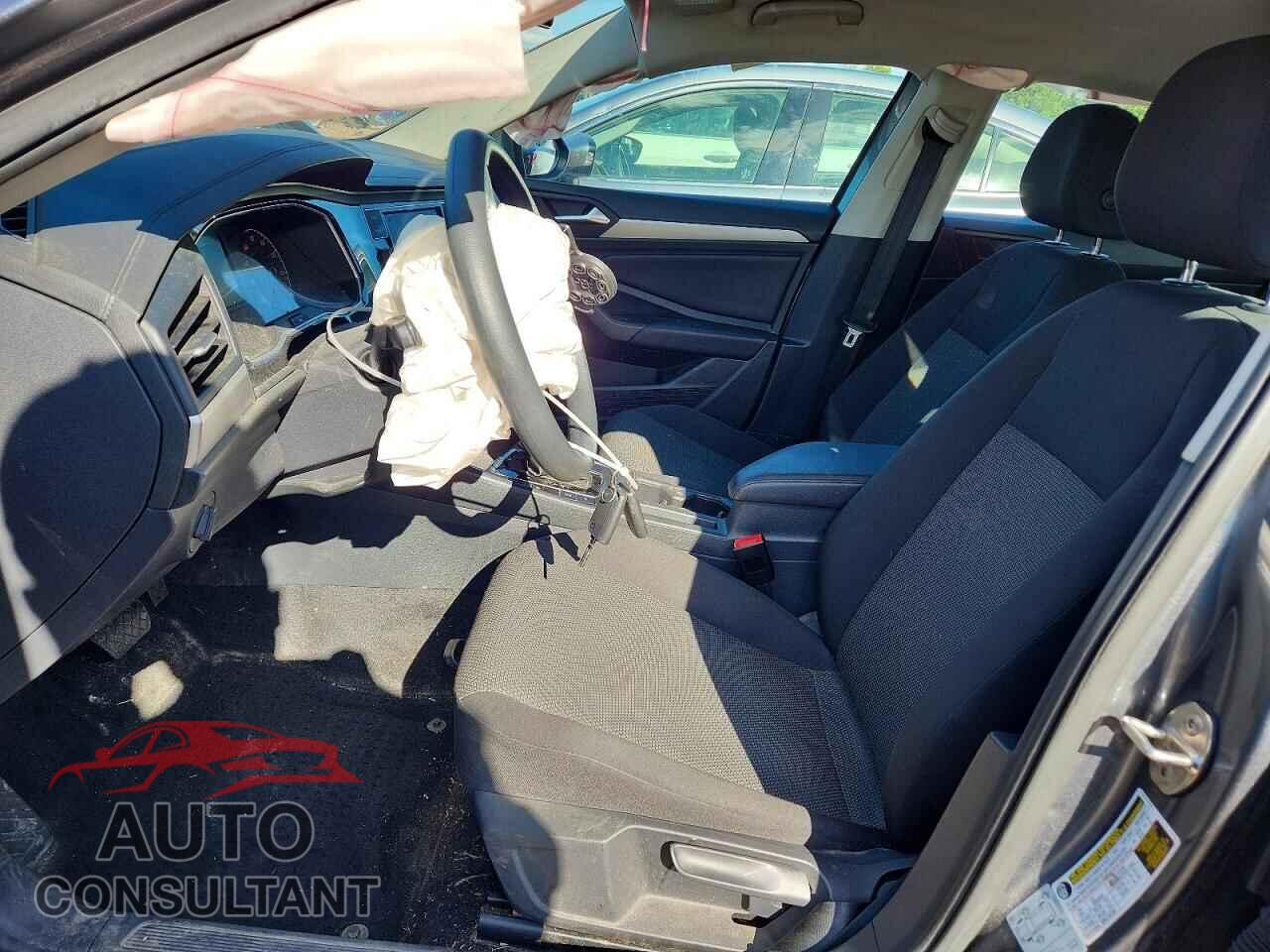 VOLKSWAGEN JETTA 2019 - 3VWC57BU2KM077313