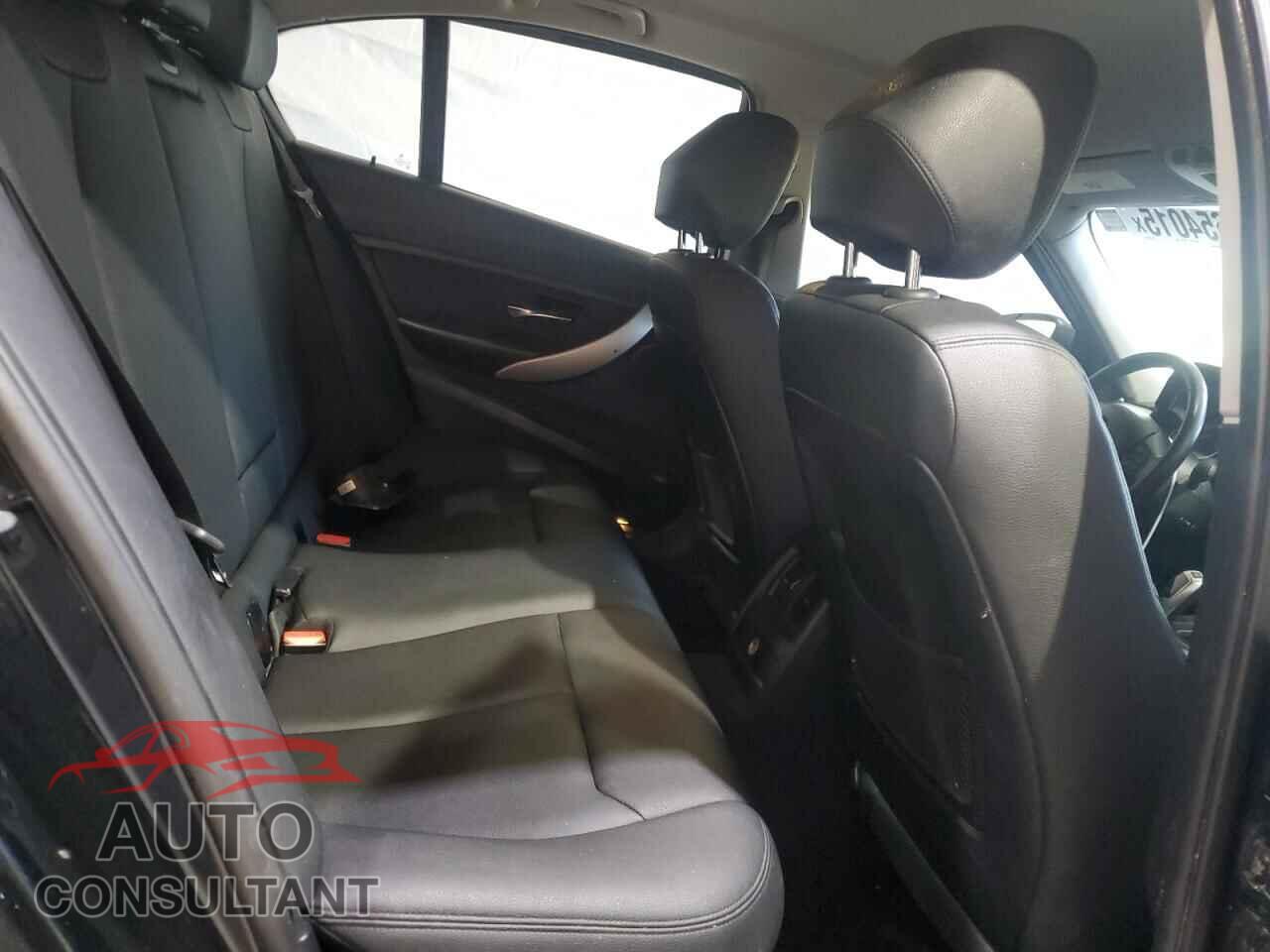 BMW 3 SERIES 2013 - WBA3B5C5XDF596892