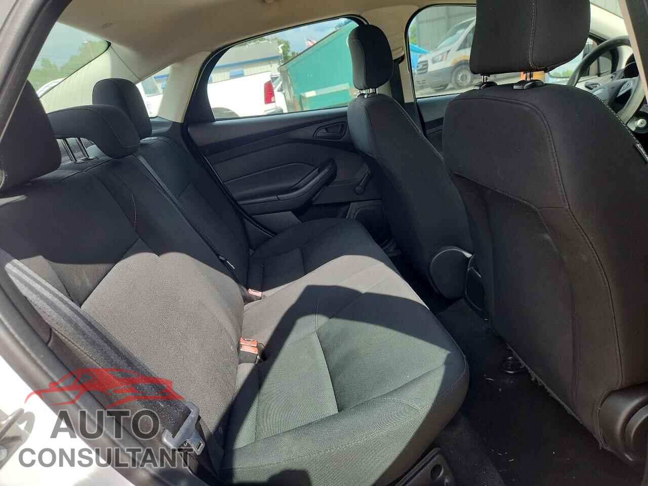 FORD FOCUS 2016 - 1FADP3E23GL389546