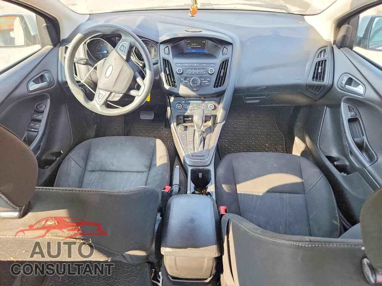 FORD FOCUS 2018 - 1FADP3FEXJL241636