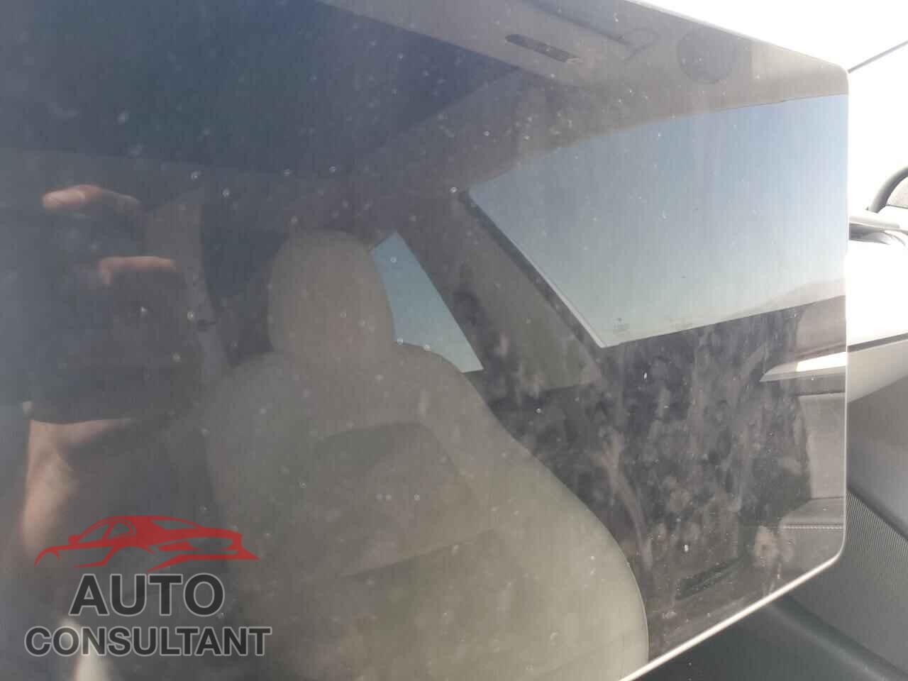 TESLA MODEL 3 2022 - 5YJ3E1EA9NF359670