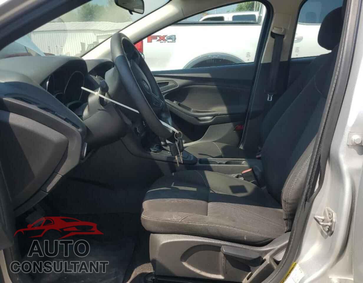 FORD FOCUS 2017 - 1FADP3E24HL243108