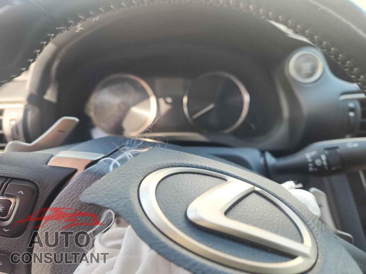 LEXUS IS 2017 - JTHBA1D20H5061773