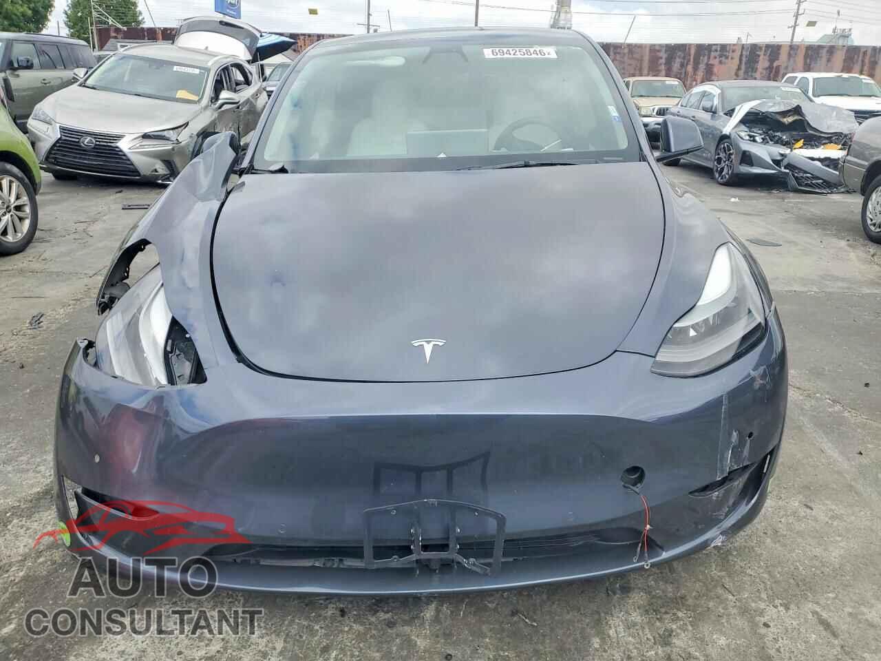 TESLA MODEL Y 2022 - 7SAYGDEF2NF405775
