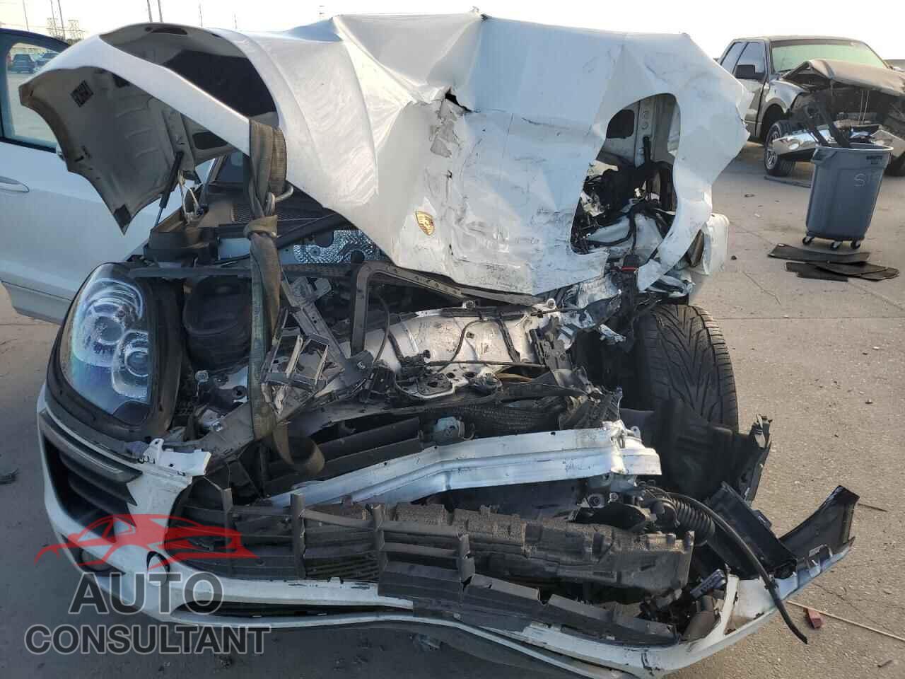 PORSCHE MACAN 2018 - WP1AA2A50JLB08480