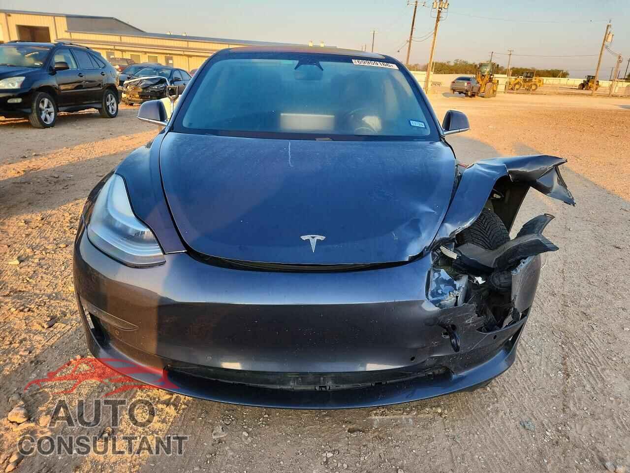 TESLA MODEL 3 2018 - 5YJ3E1EA9JF031580
