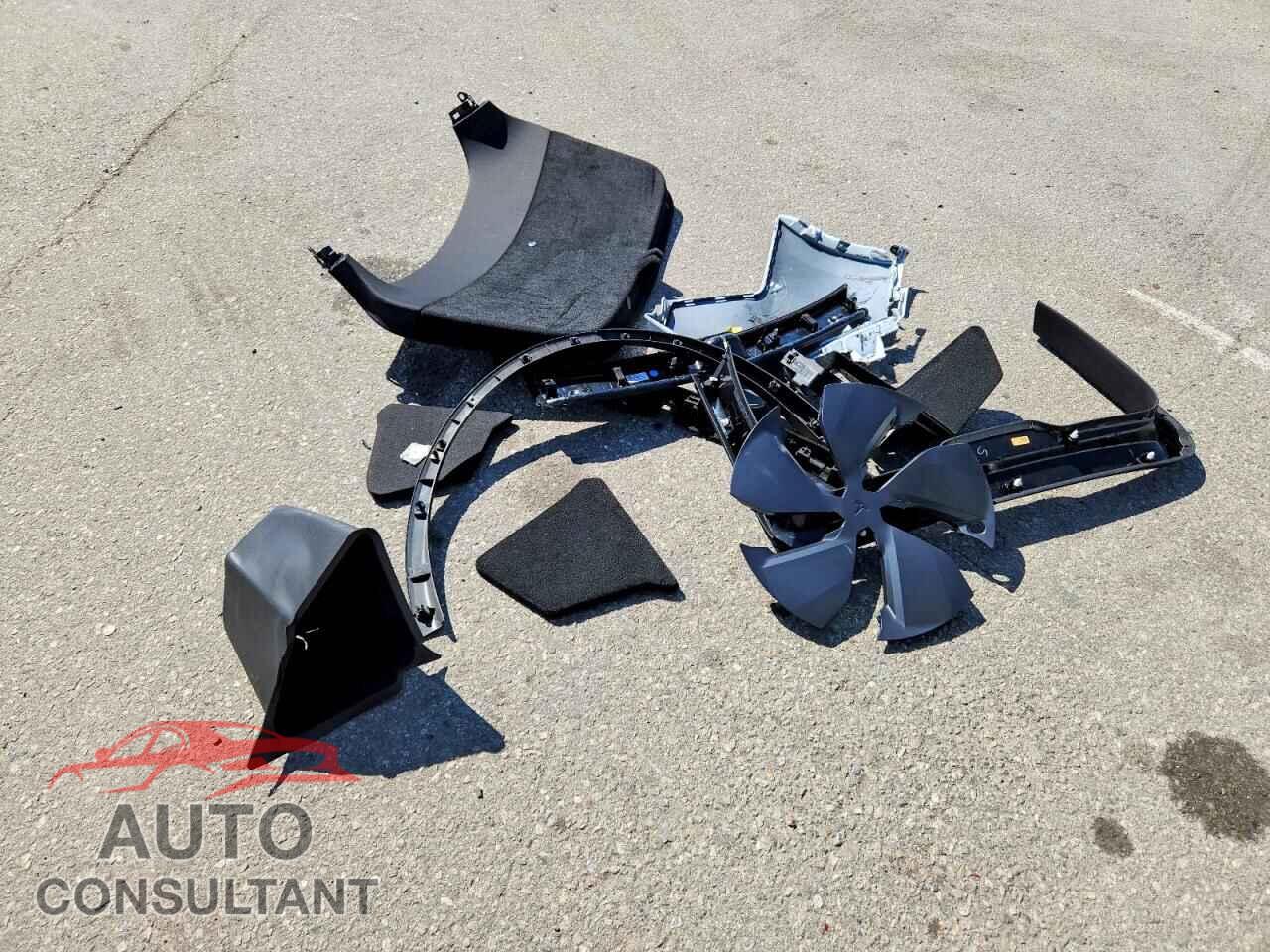 TESLA MODEL Y 2026 - 7SAYGDED8TF520117