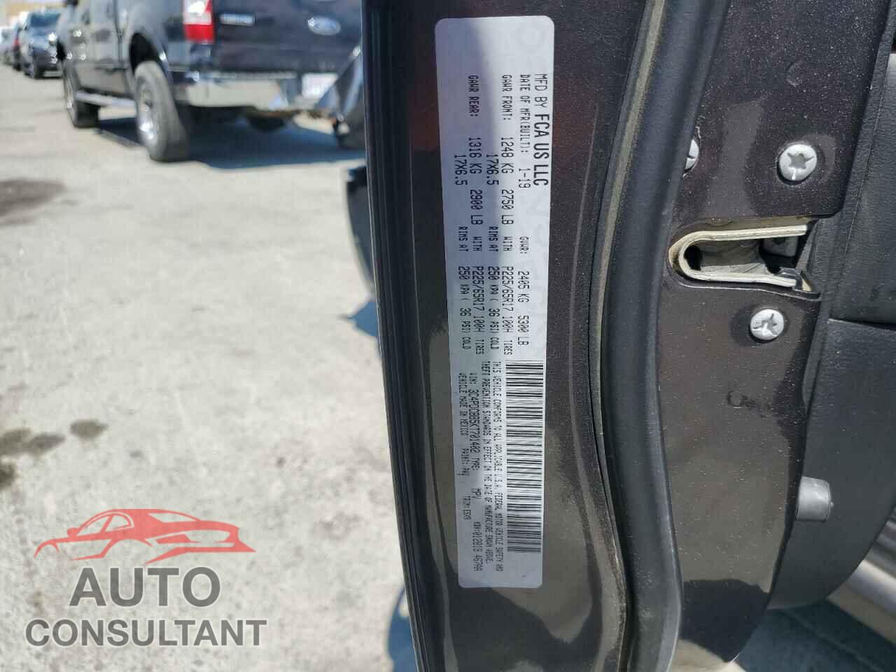 DODGE JOURNEY 2019 - 3C4PDCBB5KT701402