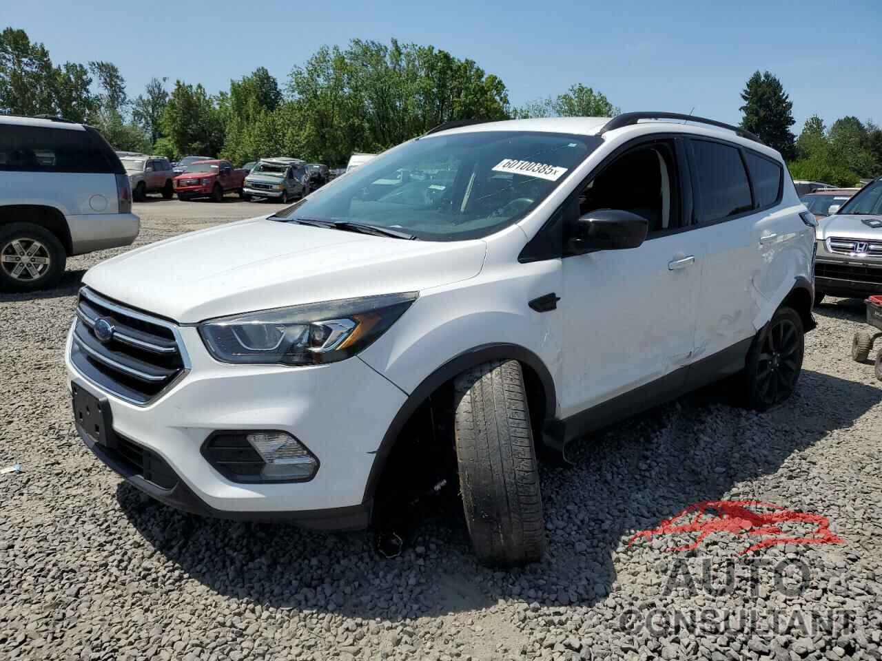FORD ESCAPE 2017 - 1FMCU0GD3HUC67725