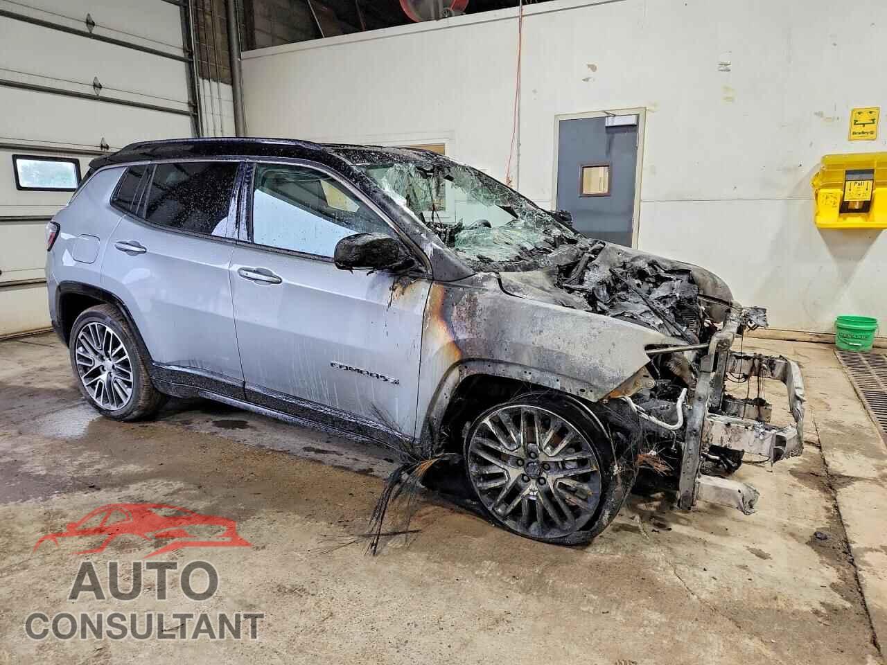 JEEP COMPASS 2022 - 3C4NJDCB5NT237603