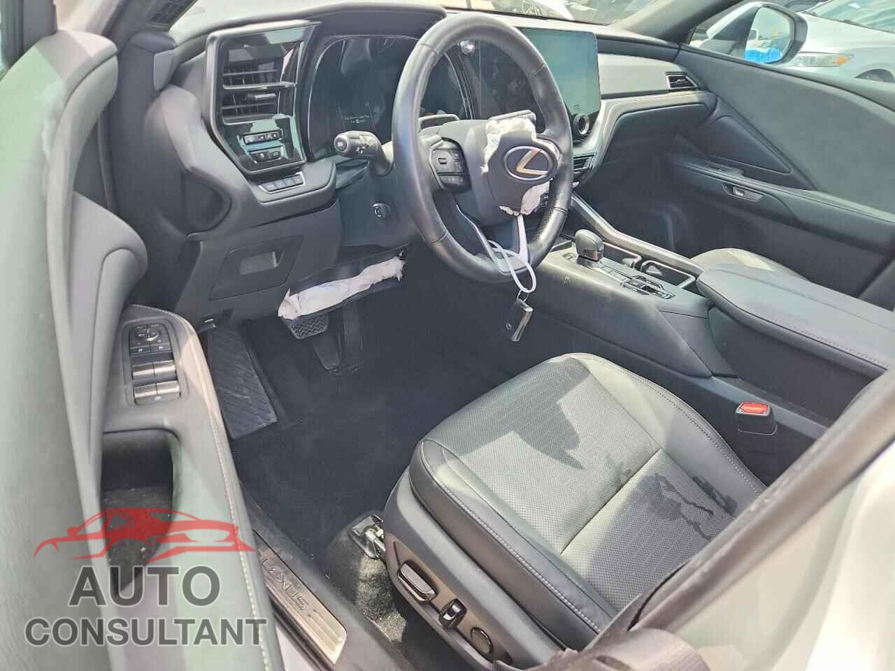 LEXUS UNKNOWN 2025 - 5TDAAAA61SS015763