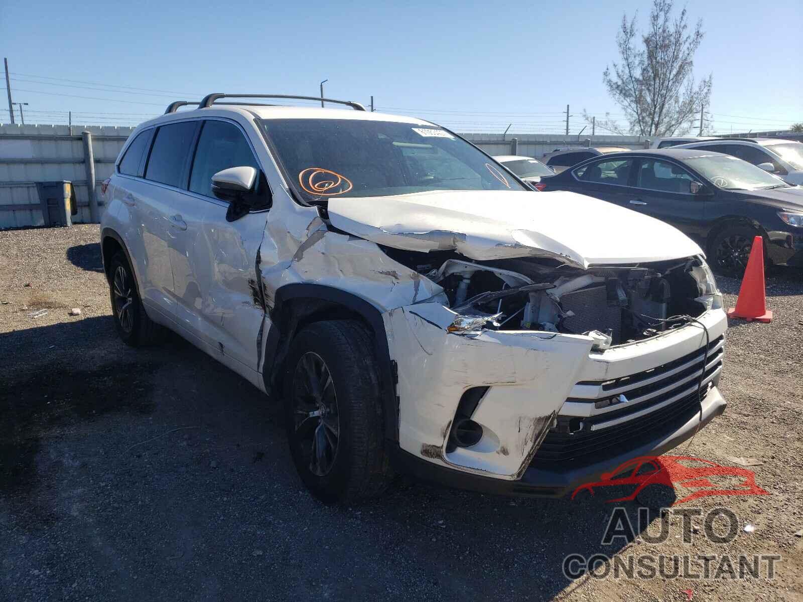 TOYOTA HIGHLANDER 2018 - 5TDZARFH2JS037989