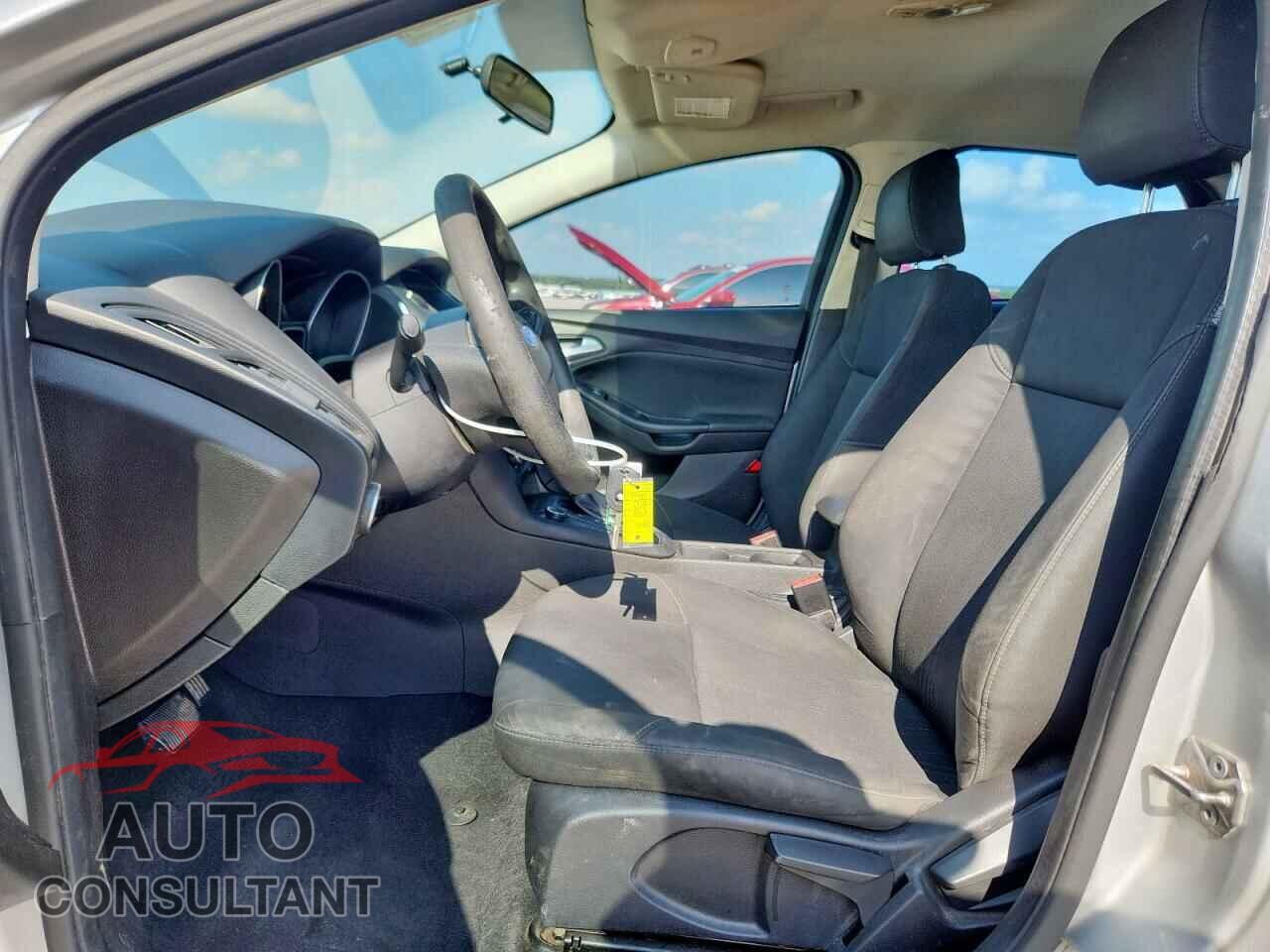FORD FOCUS 2016 - 1FADP3F26GL305802