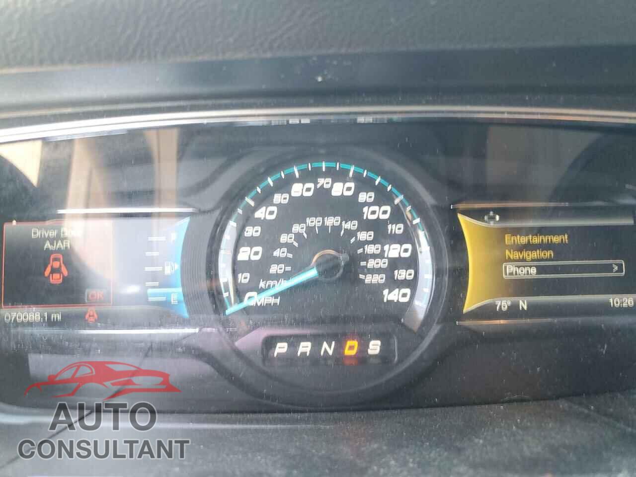 FORD TAURUS 2017 - 1FAHP2E89HG128951