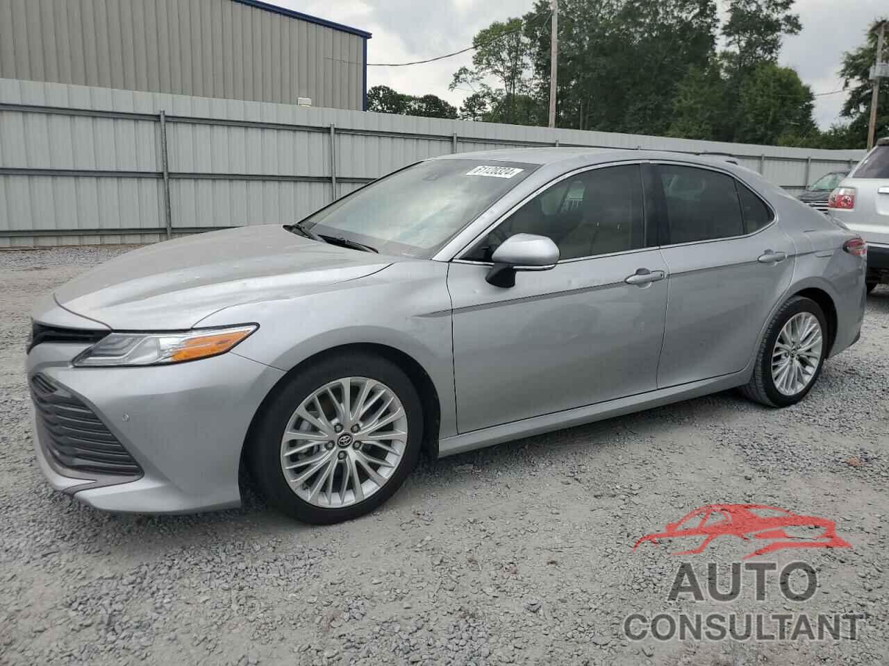 TOYOTA CAMRY 2018 - 4T1B11HK1JU072820