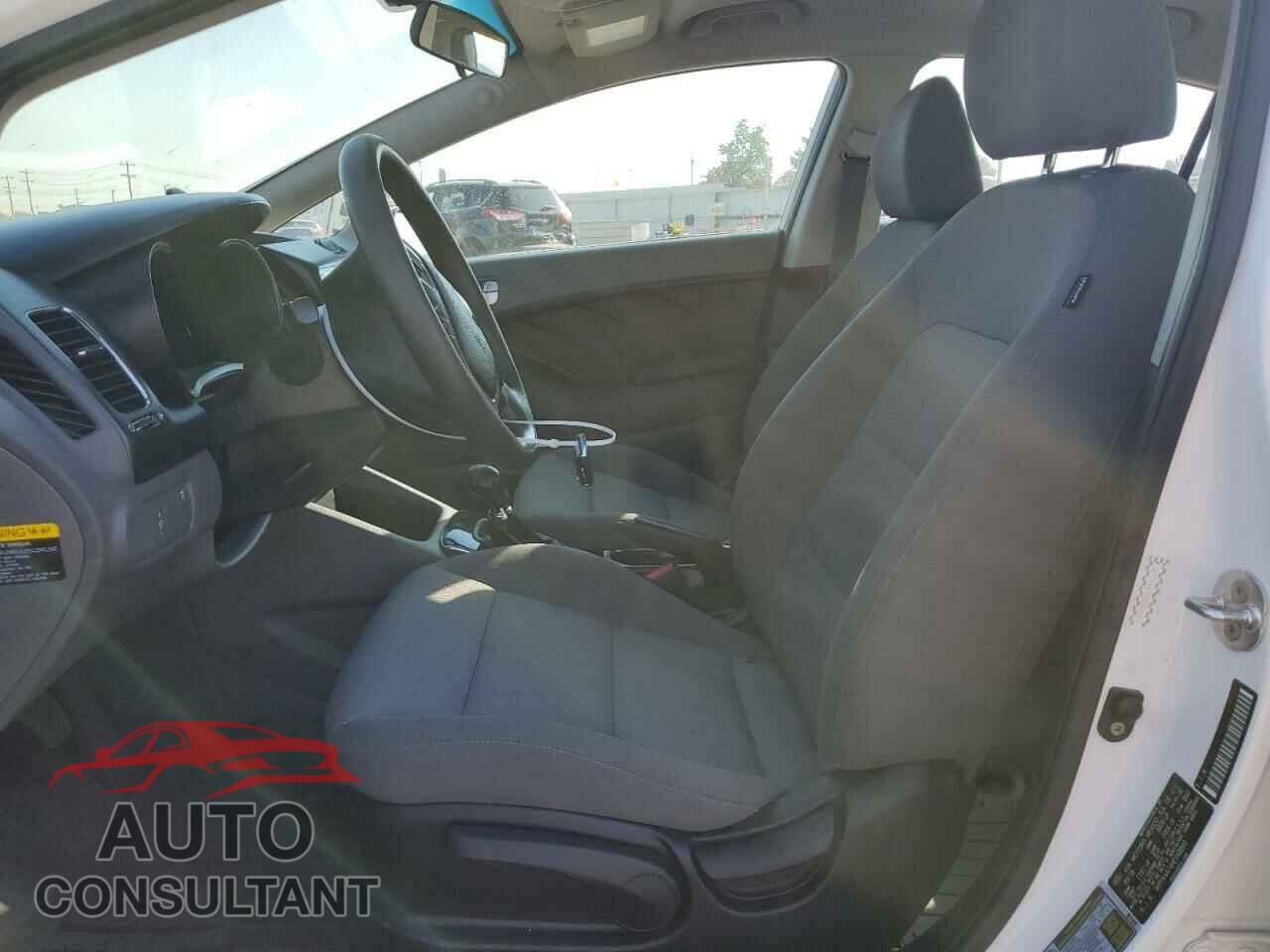 KIA FORTE 2017 - 3KPFK4A74HE048840