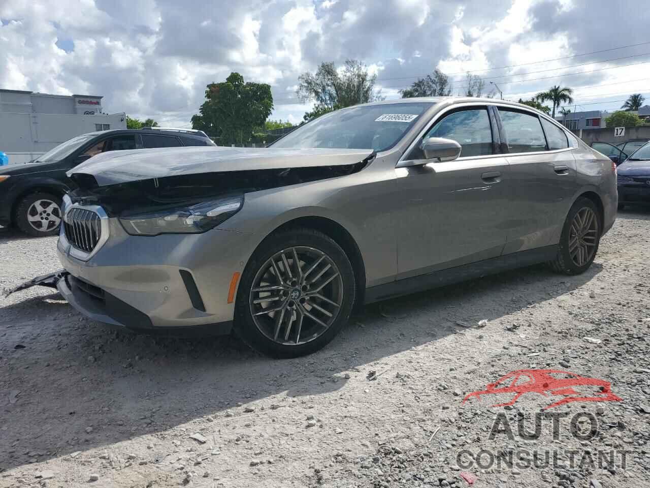 BMW 5 SERIES 2024 - WBA43FJ03RCS41294