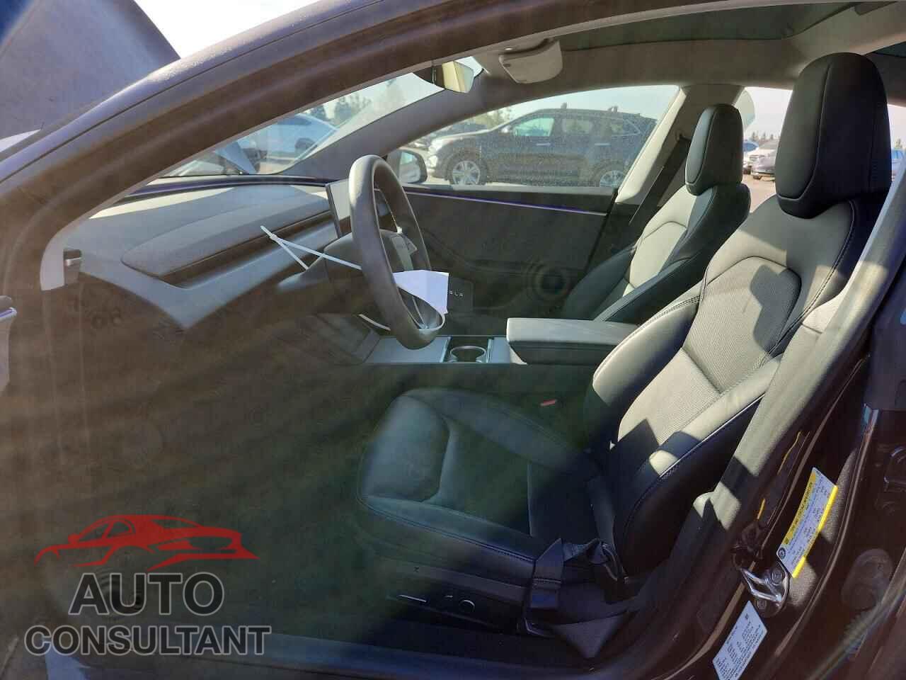 TESLA MODEL 3 2024 - 5YJ3E1EA5RF743418