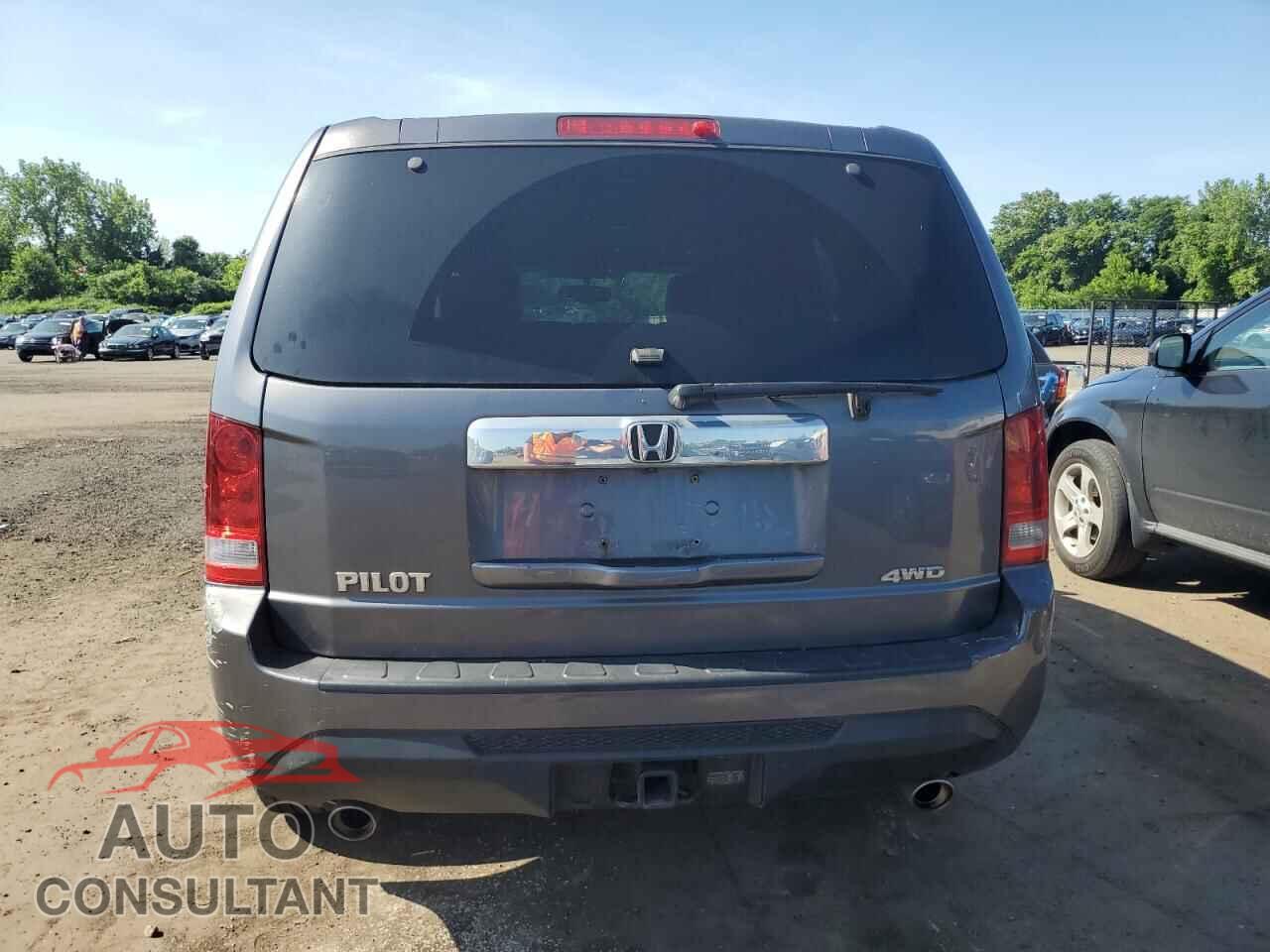 HONDA PILOT 2015 - 5FNYF4H57FB014612