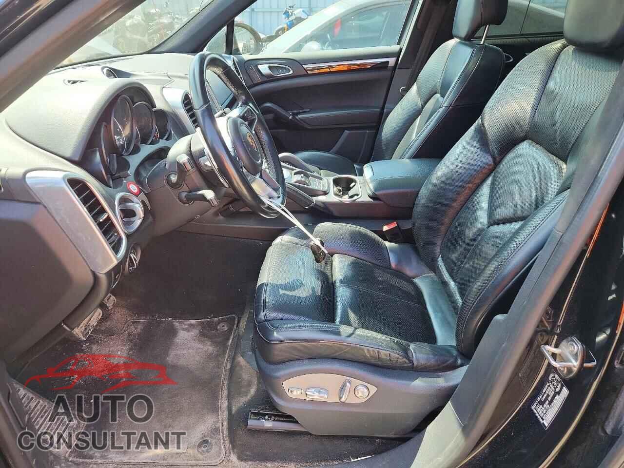 PORSCHE CAYENNE 2017 - WP1AA2A27HKA88556