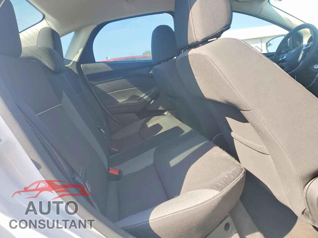 FORD FOCUS 2012 - 1FAHP3F28CL422521