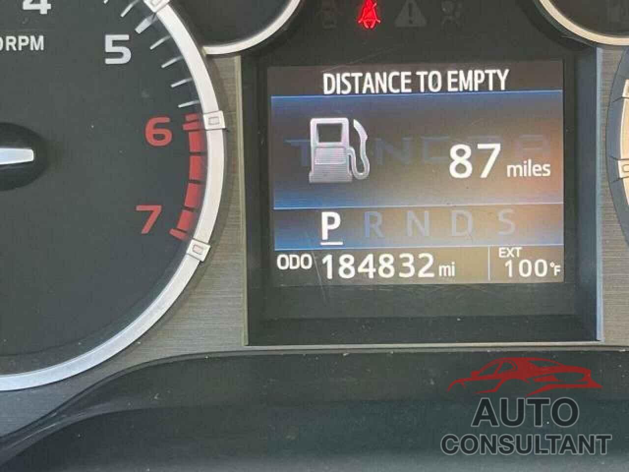 TOYOTA TUNDRA 2017 - 5TFEM5F19HX113858
