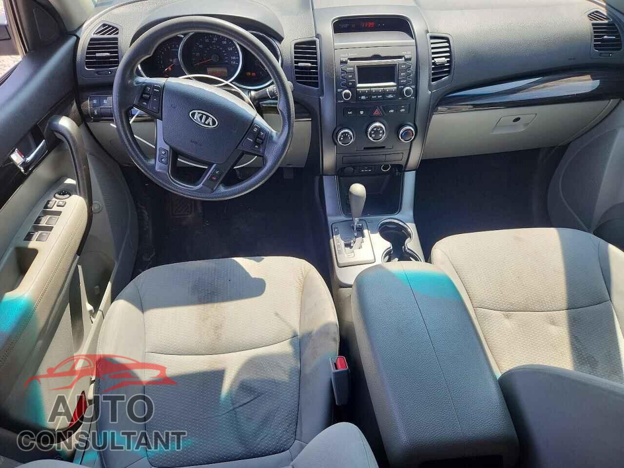KIA SORENTO 2013 - 5XYKTDA64DG355991