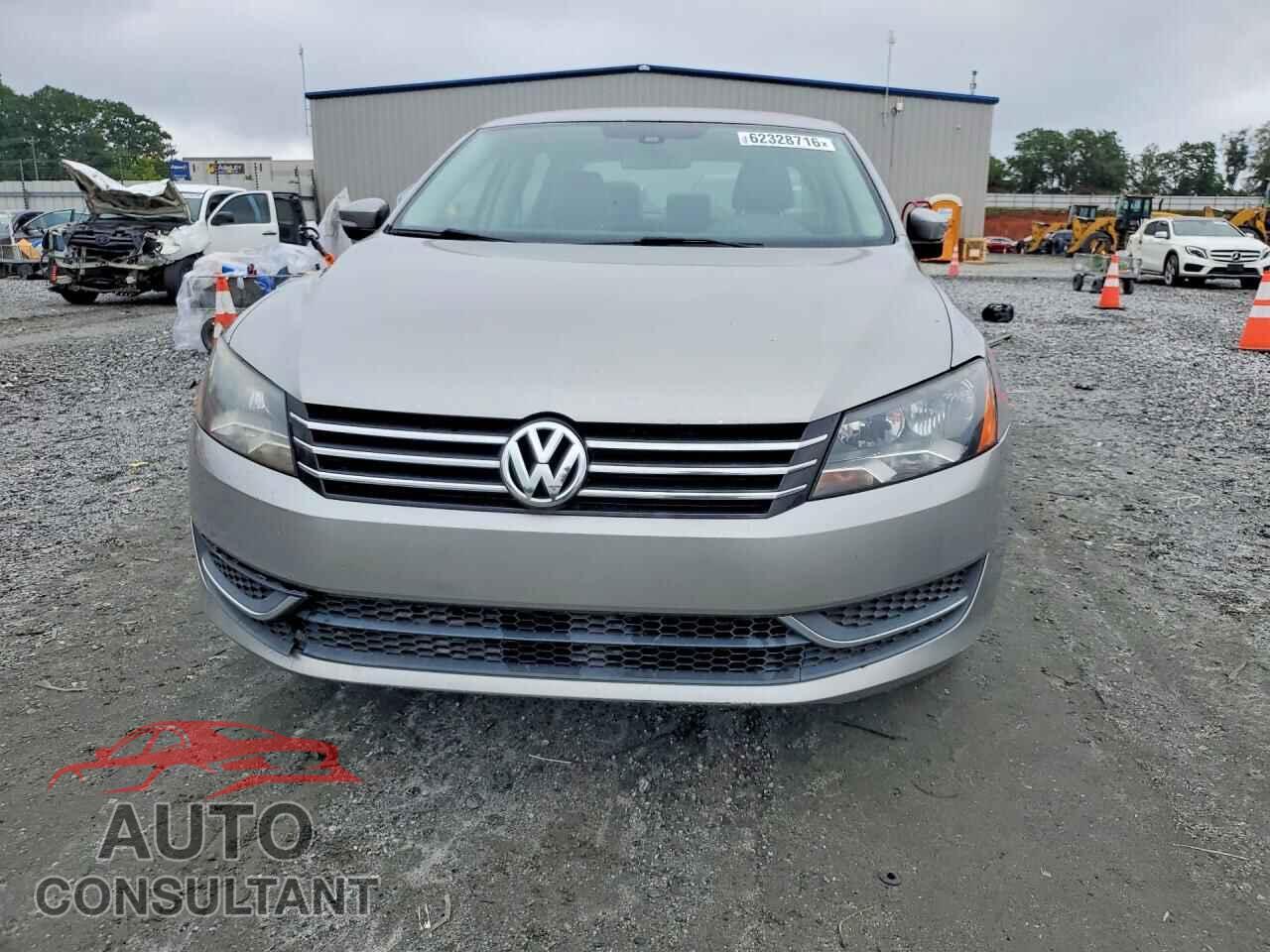 VOLKSWAGEN PASSAT 2014 - 1VWAT7A33EC065666
