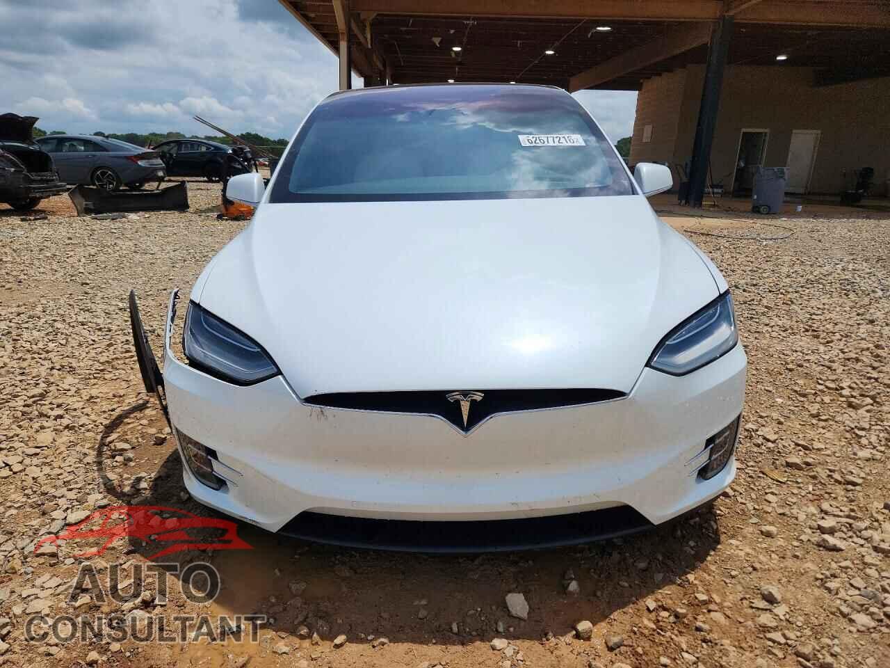 TESLA MODEL X 2020 - 5YJXCBE2XLF300064