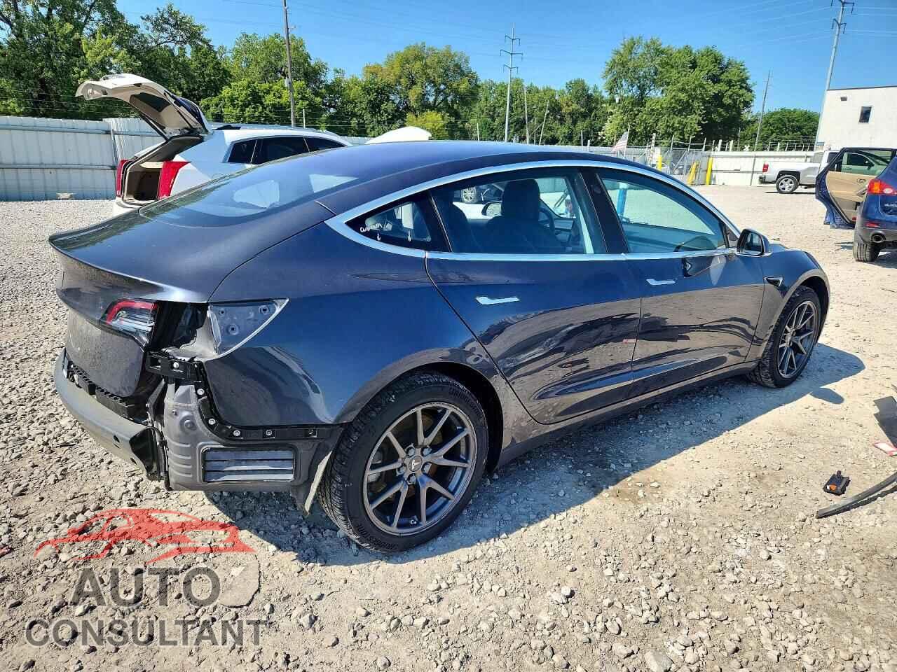 TESLA MODEL 3 2018 - 5YJ3E1EA0JF019043