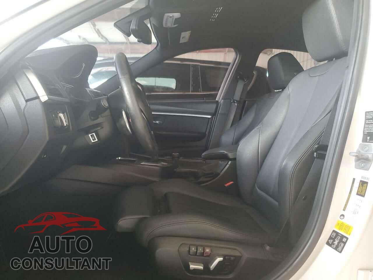 BMW 3 SERIES 2018 - WBA8D9C54JEM31929