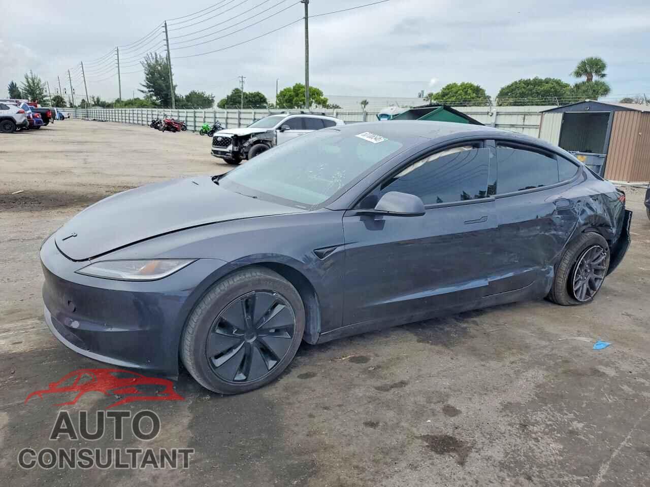 TESLA MODEL 3 2025 - 5YJ3E1EA3SF030149