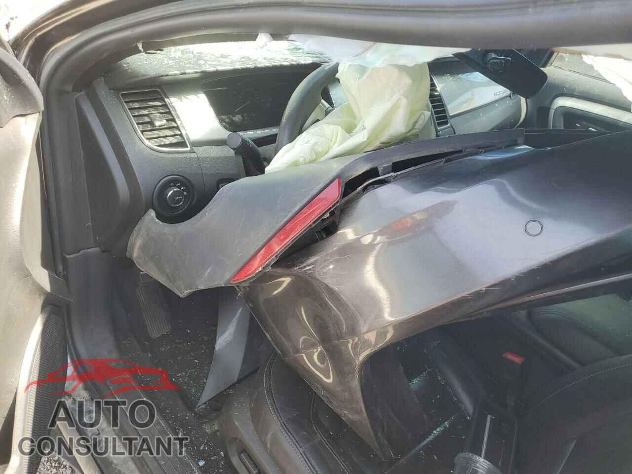 FORD TAURUS 2017 - 1FAHP2E85HG111578