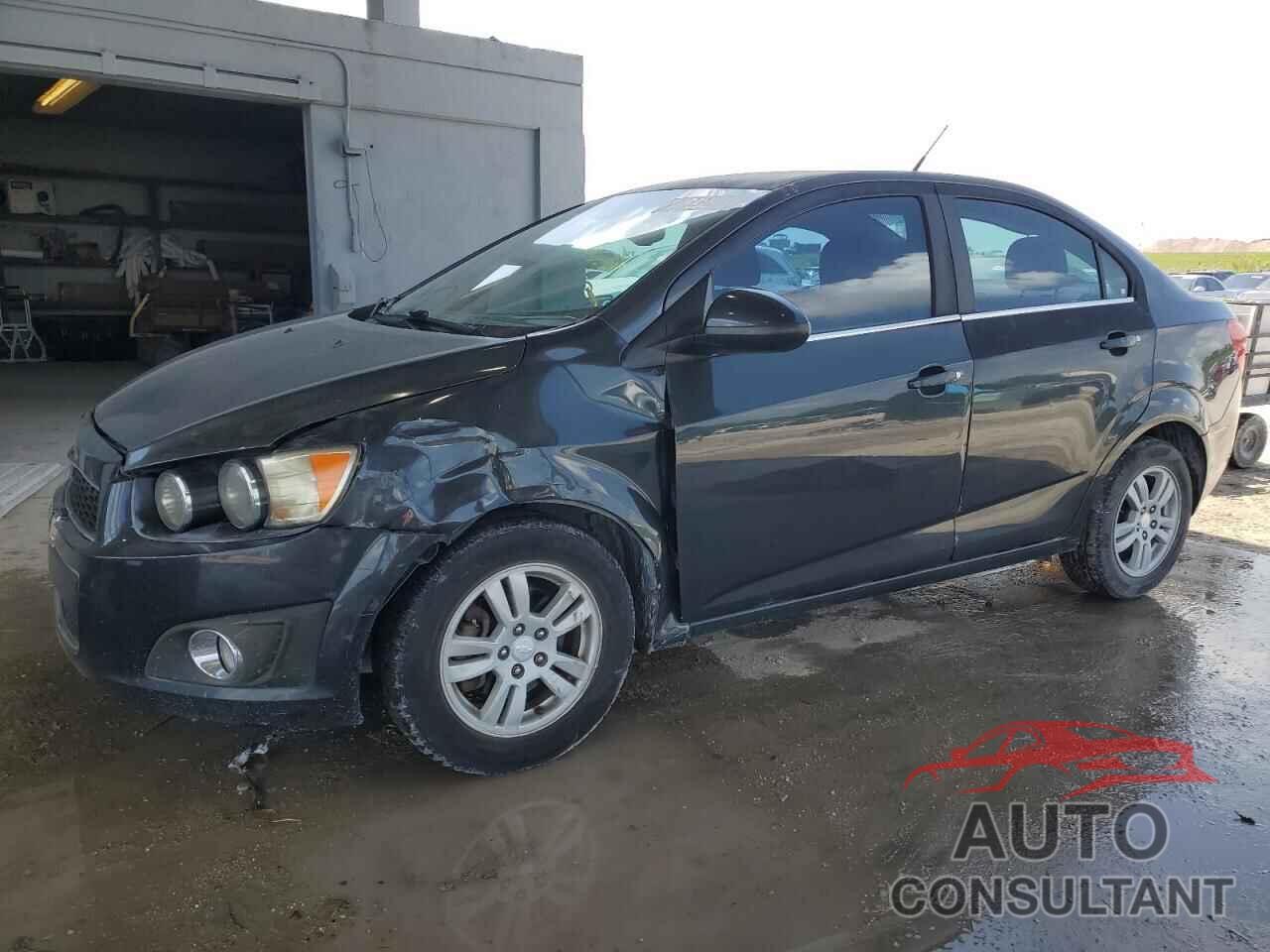 CHEVROLET SONIC 2014 - 1G1JC5SH4E4185576