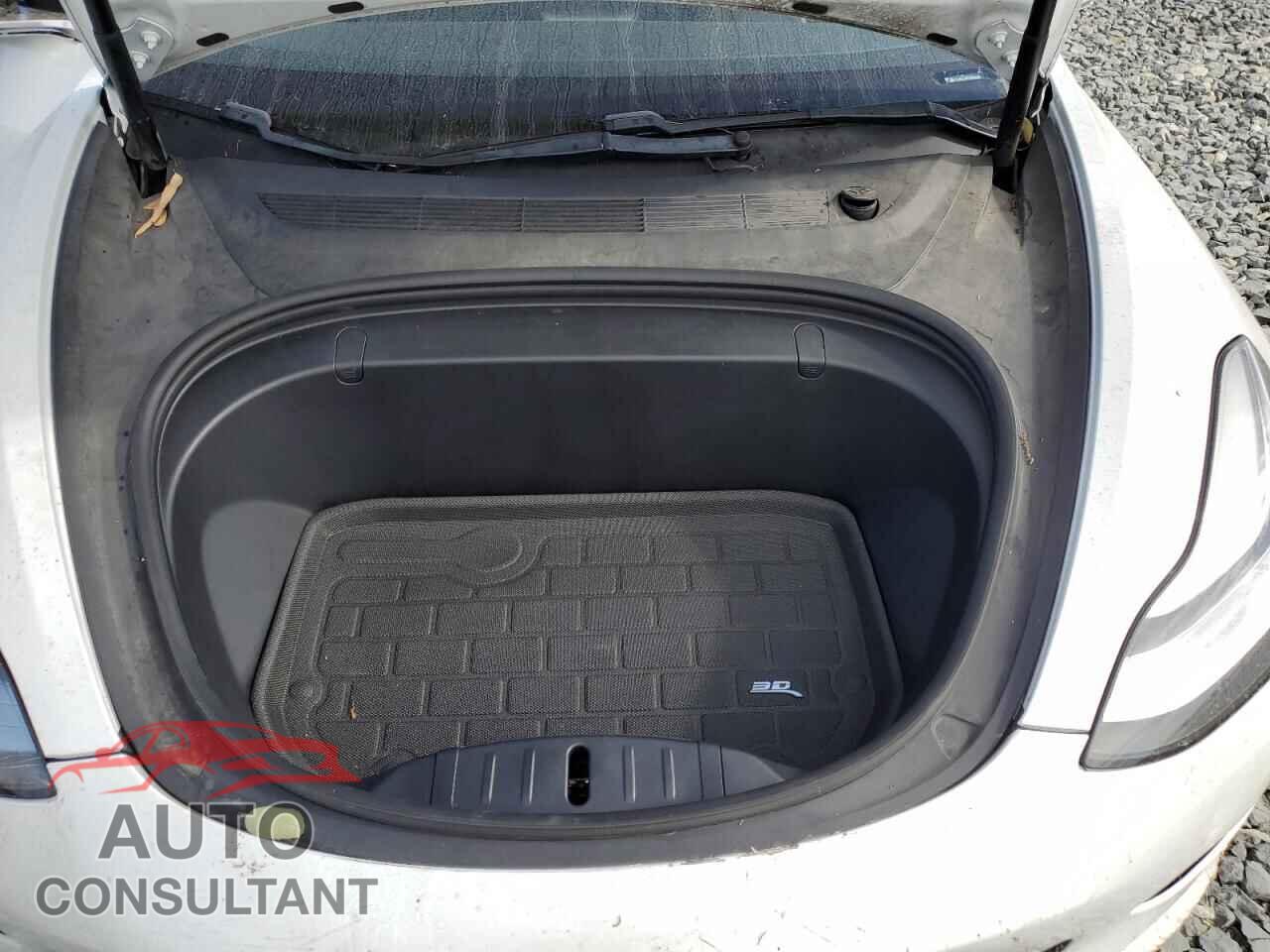 TESLA MODEL 3 2019 - 5YJ3E1EA3KF483543