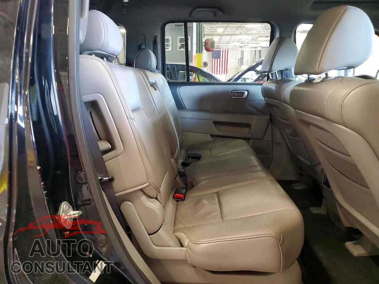 HONDA PILOT 2011 - 5FNYF4H65BB026535