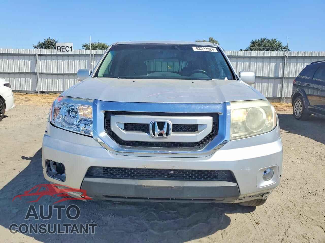 HONDA PILOT 2010 - 5FNYF3H83AB018704