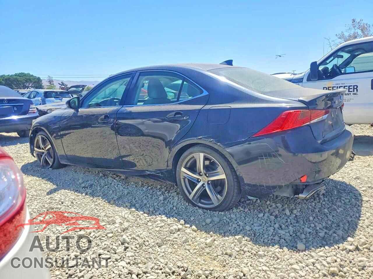 LEXUS IS 2017 - JTHBA1D21H5039037