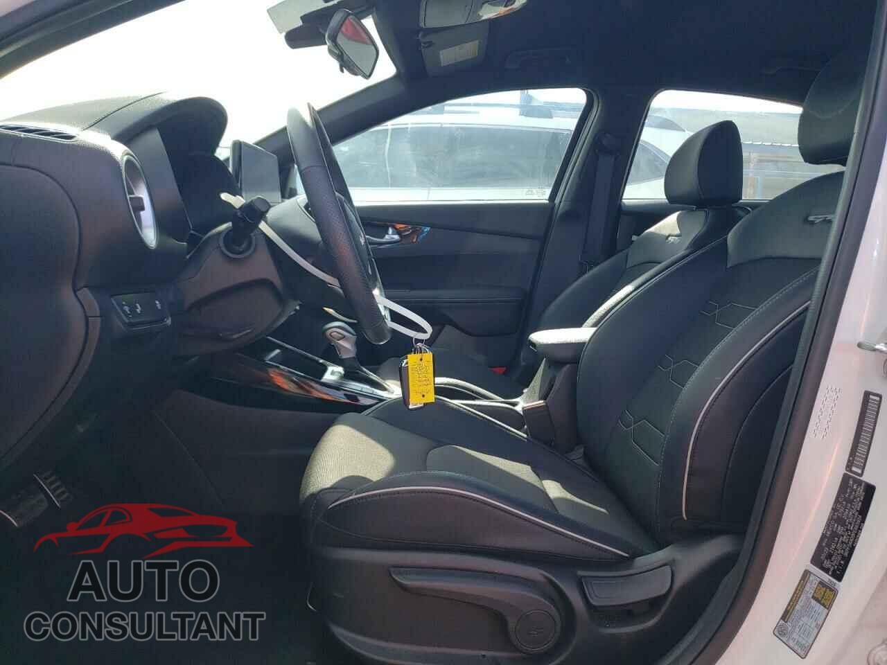 KIA FORTE 2023 - 3KPF54AD9PE665954