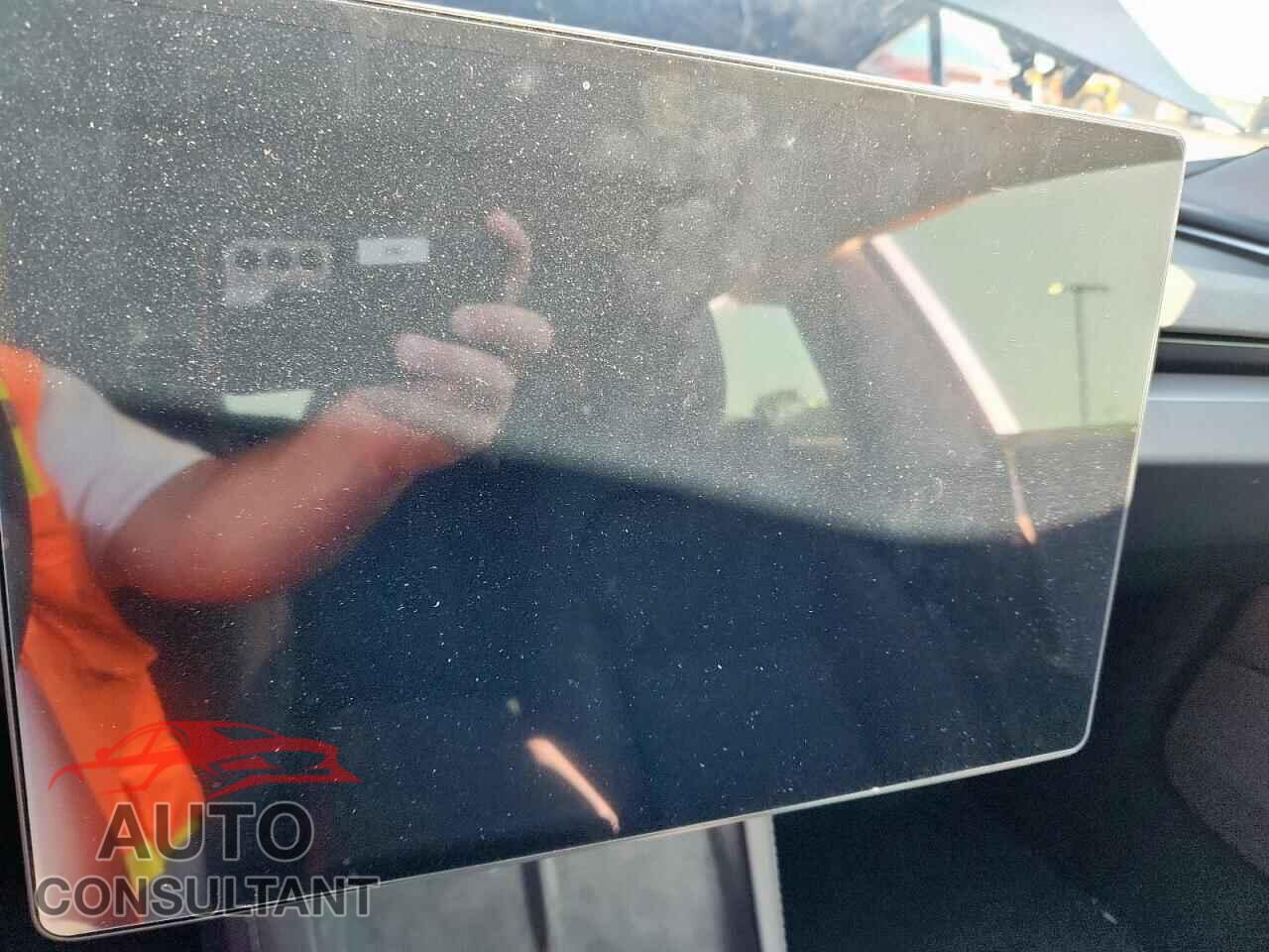 TESLA MODEL 3 2024 - 5YJ3E1EA8RF859132