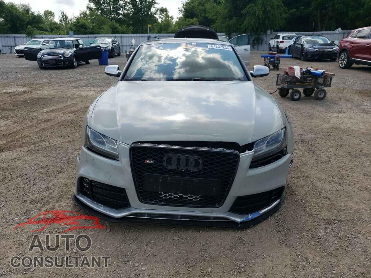 AUDI S5/RS5 2011 - WAULVBFRXBA010108