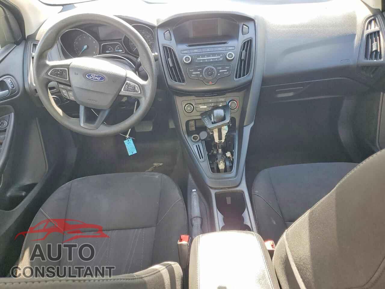 FORD FOCUS 2017 - 1FADP3F26HL264279
