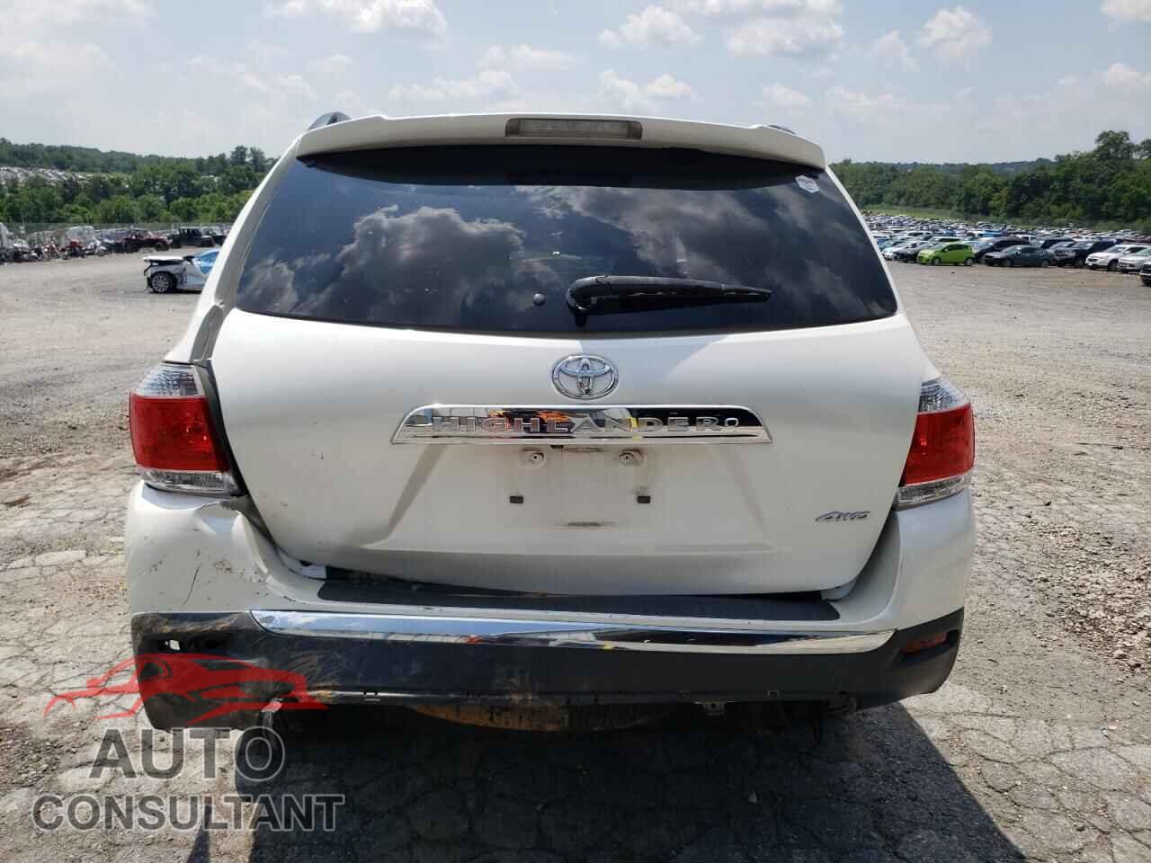 TOYOTA HIGHLANDER 2013 - 5TDDK3EH8DS200641