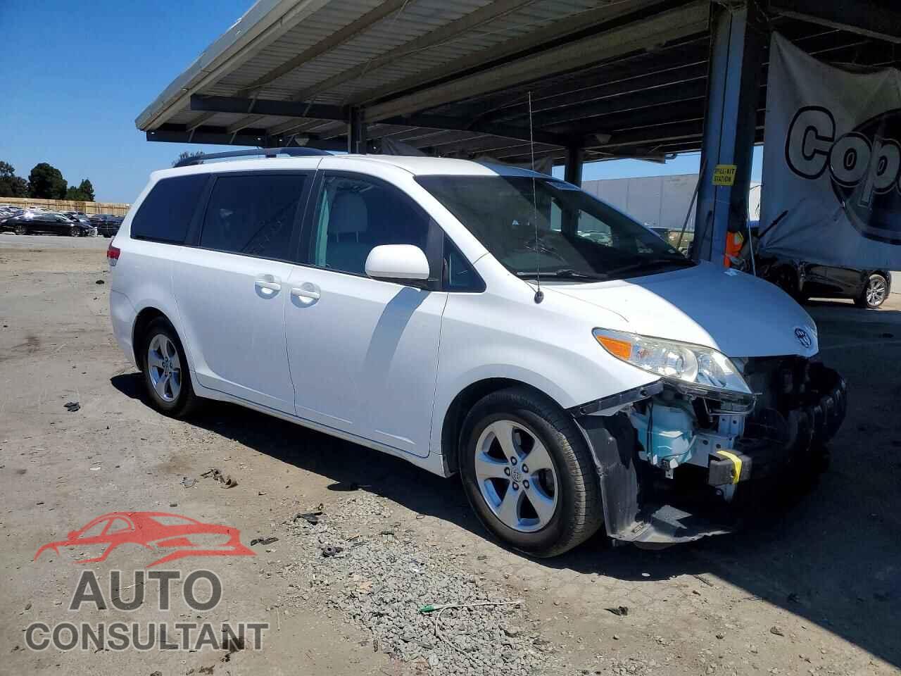 TOYOTA SIENNA 2014 - 5TDKK3DC2ES511111