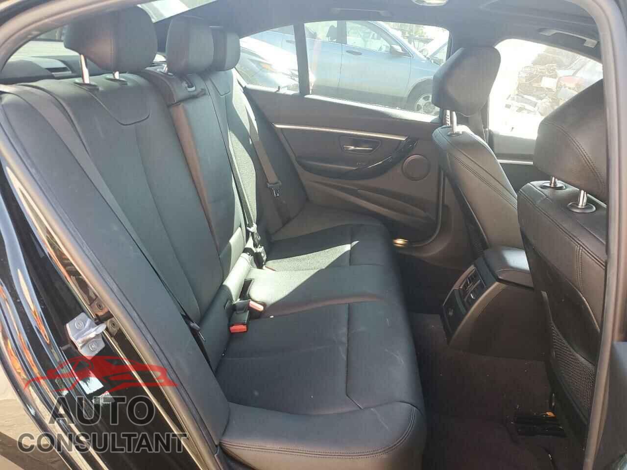 BMW 3 SERIES 2018 - WBA8E1C5XJA758387