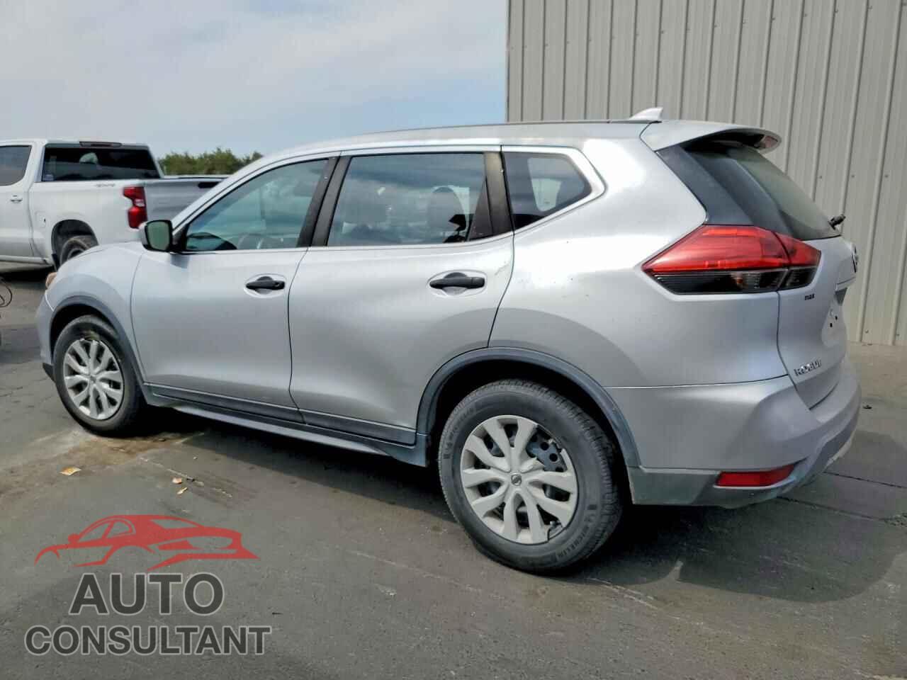 NISSAN ROGUE 2017 - KNMAT2MT2HP569463