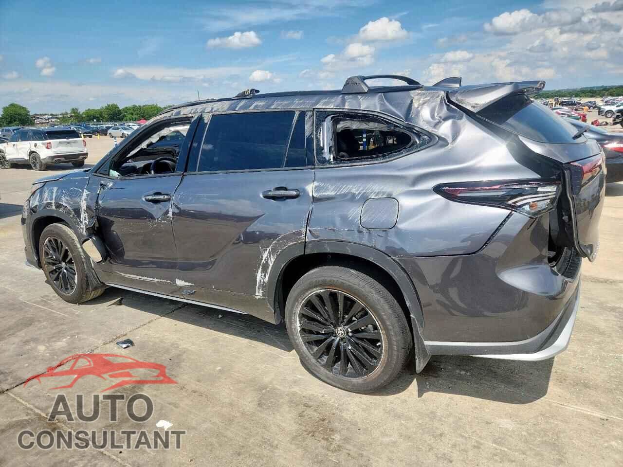 TOYOTA HIGHLANDER 2024 - 5TDKDRAH5RS541013