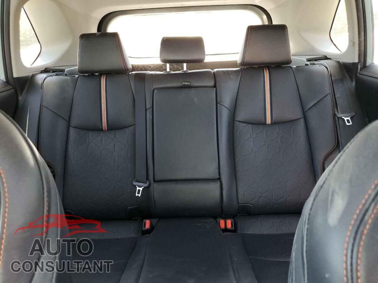 TOYOTA RAV4 2019 - 2T3J1RFV1KC044467