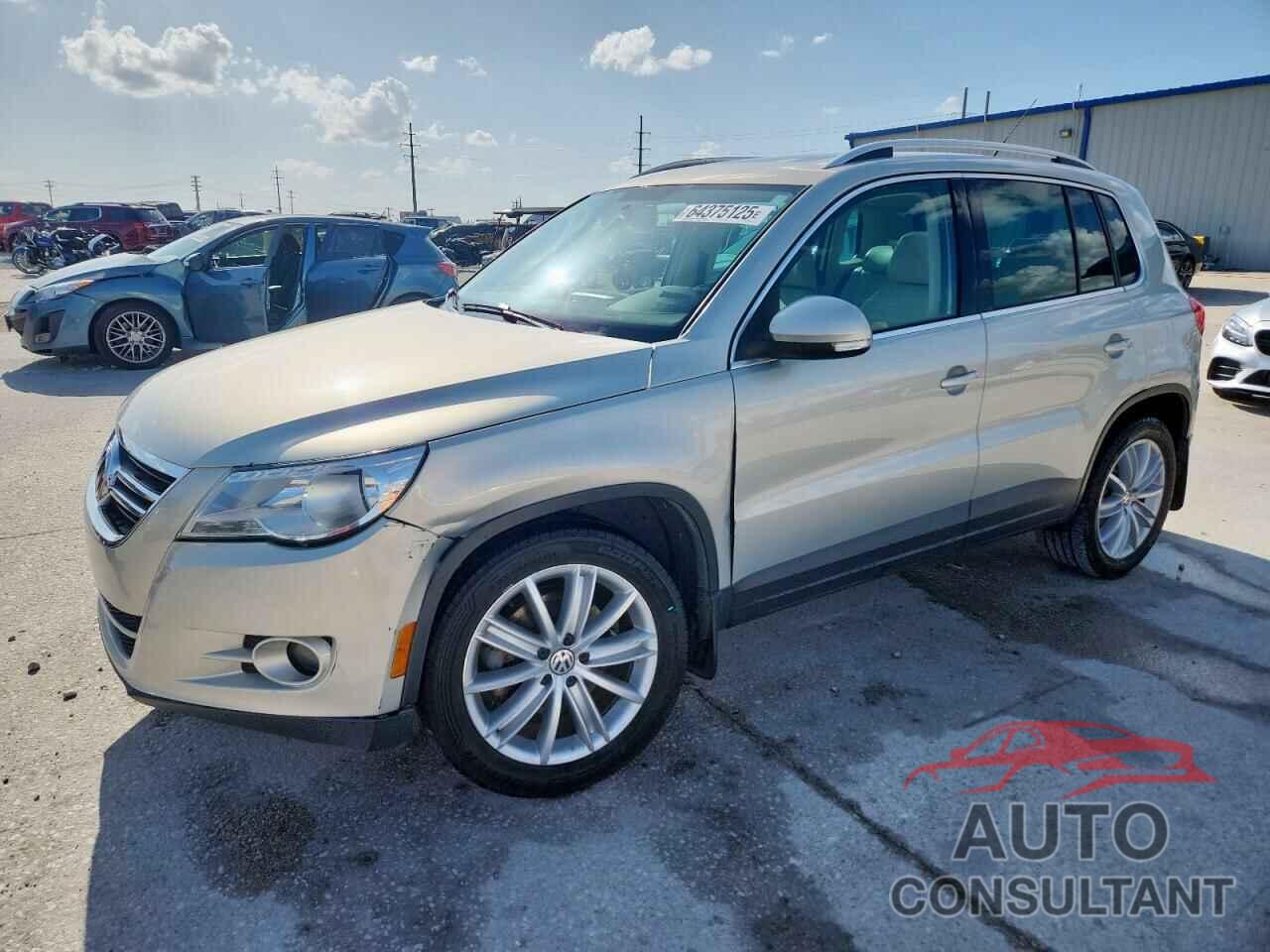 VOLKSWAGEN TIGUAN 2011 - WVGBV7AX4BW532460