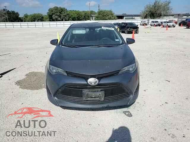 TOYOTA COROLLA 2018 - 5YFBURHE8JP810985